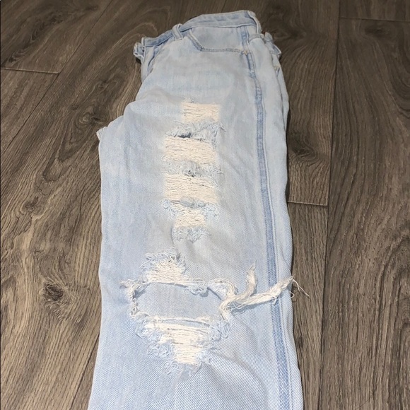 Hollister Mom Jeans - Picture 6 of 7